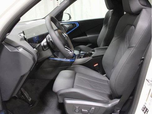 Used 2025 BMW X3 xDrive30i w/ M Sport Package image 4