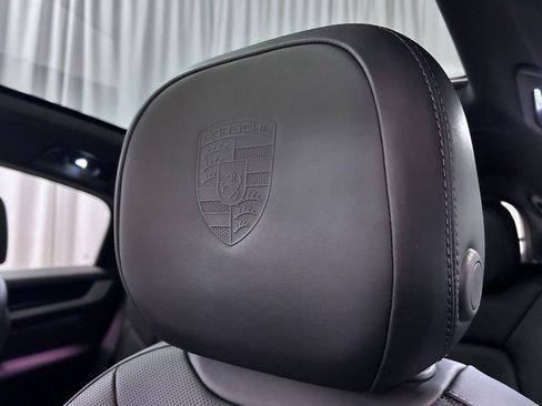 Certified 2026 Porsche Cayenne Coupe AWD/4WD image 6
