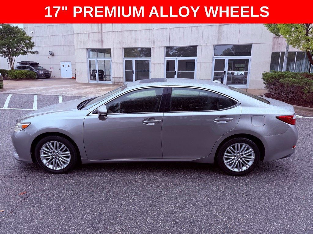 Used 2015 Lexus ES 350 w/ Luxury Package FWD image 4