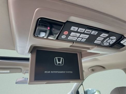Used 2017 Honda Pilot Touring image 15