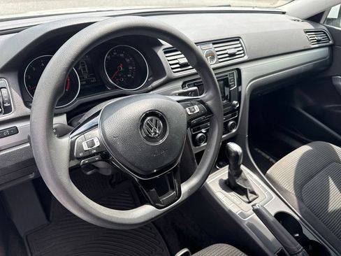 Used 2017 Volkswagen Passat 1.8T S FWD image 20