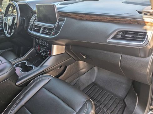 Used 2021 Chevrolet Suburban Premier w/ Premium Package image 36