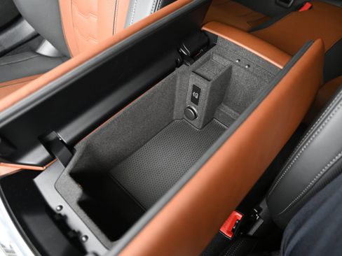 Used 2025 BMW M850i xDrive Coupe w/ M Sport Professional Package image 28