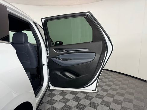 Used 2023 Buick Enclave Essence FWD image 28