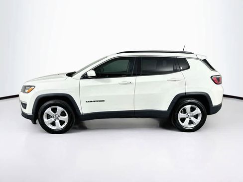Used 2018 Jeep Compass Latitude FWD image 3