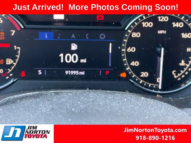 Used 2020 Cadillac XT4 Luxury w/ Cold Weather Package FWD image 12