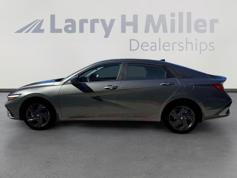 New 2026 Hyundai Elantra SEL Sport FWD image 3