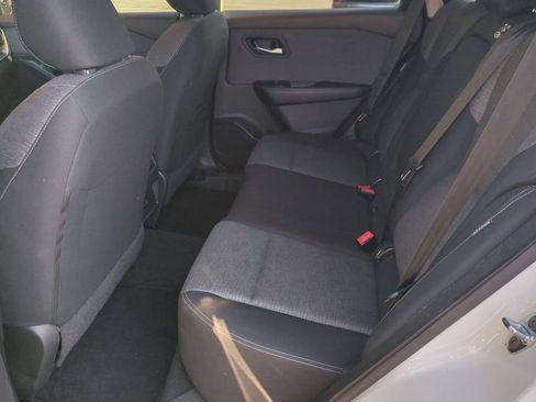 Used 2023 Nissan Rogue SV image 23