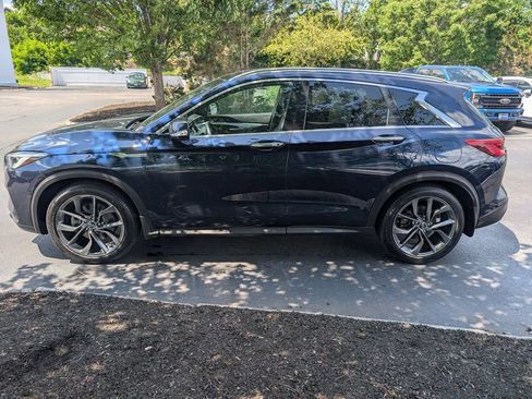 Used 2019 INFINITI QX50 Essential w/ Sensory Package AWD/4WD image 3