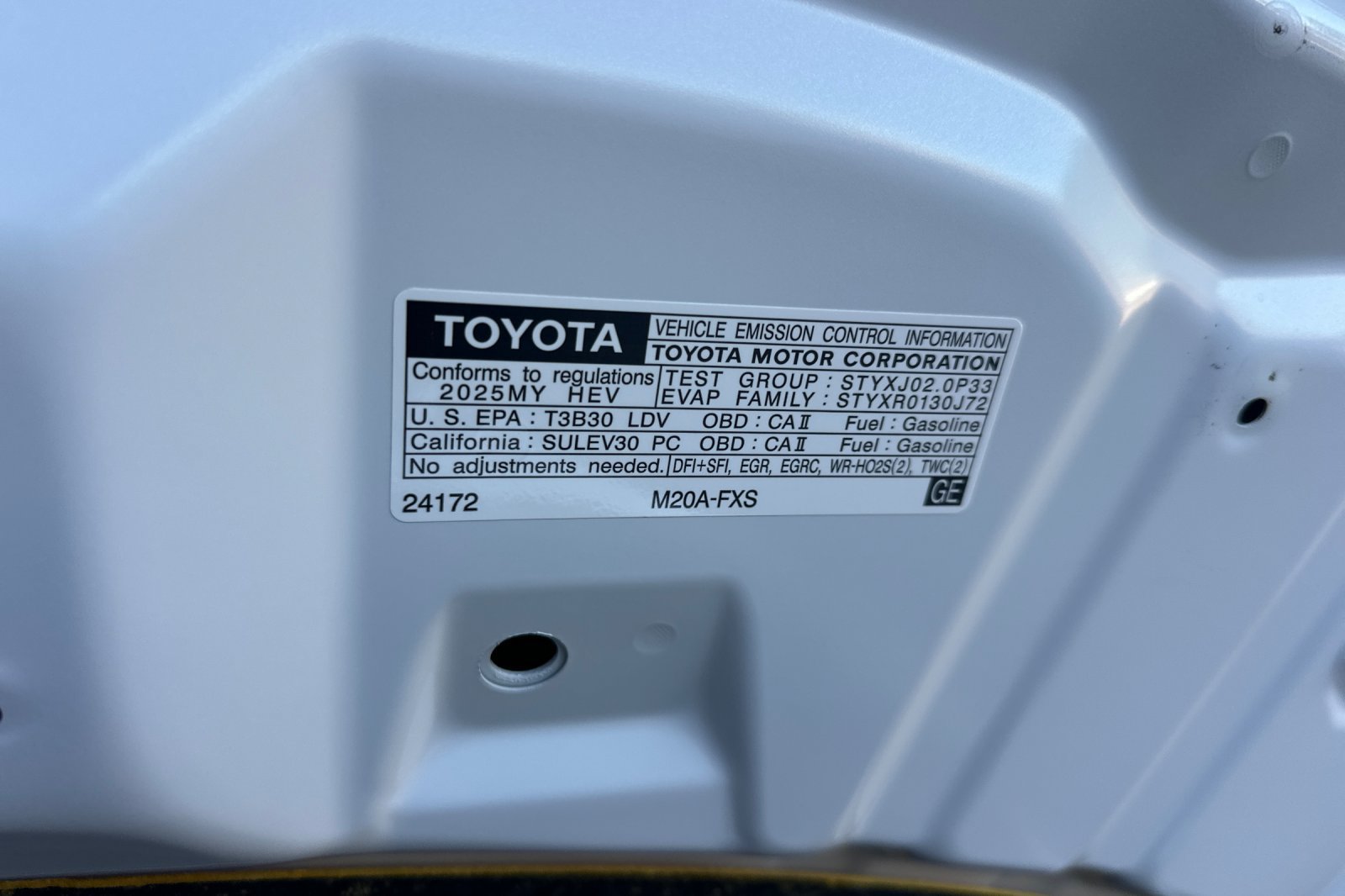 Certified 2025 Toyota Prius LE AWD/4WD image 35