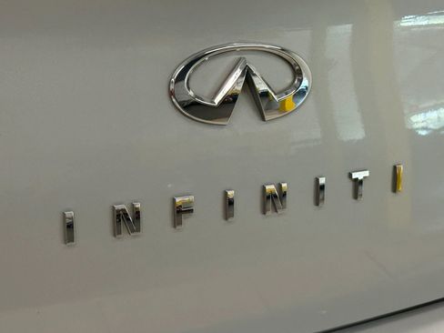 Used 2015 INFINITI Q40 w/ Navigation Package RWD image 12