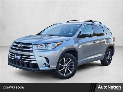 Used 2018 Toyota Highlander XLE image 1