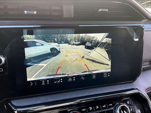 Used 2025 GMC Sierra 1500 AT4 image 14