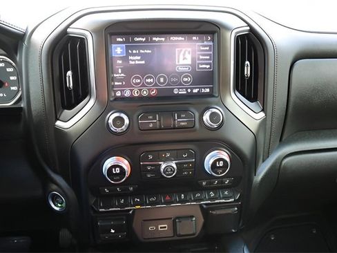 Used 2022 GMC Sierra 2500 AT4 w/ AT4 Preferred Package image 23