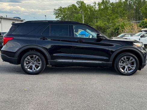 Used 2023 Ford Explorer XLT w/ Equipment Group 202A AWD/4WD image 2