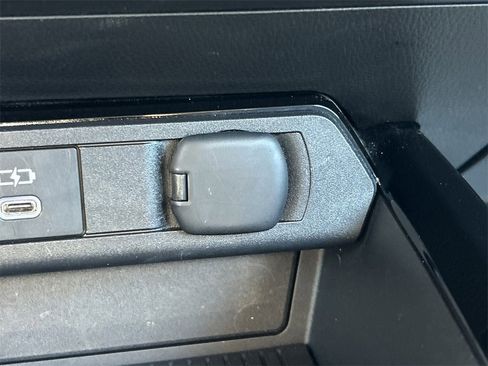 Certified 2025 Toyota Prius LE image 27