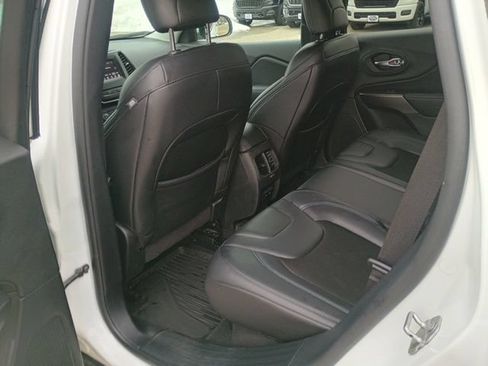 Used 2020 Jeep Cherokee Latitude Plus FWD image 19