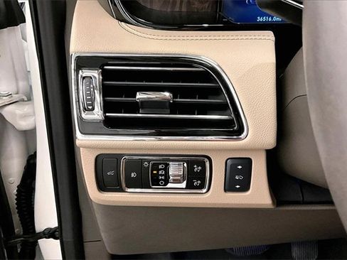 Used 2024 Lincoln Navigator Reserve image 39