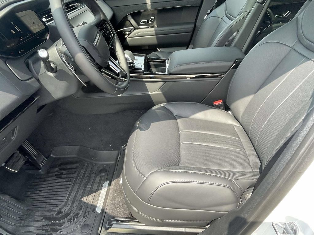 New 2026 Land Rover Range Rover Sport Dynamic SE AWD/4WD image 13