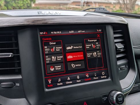 Used 2019 RAM 1500 Laramie image 20