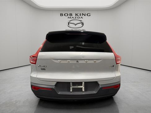 Used 2022 Volvo XC40 T5 R-Design AWD/4WD image 4