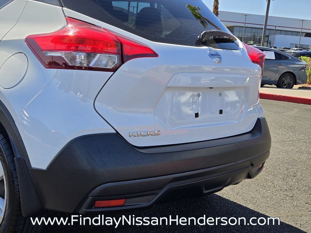 Used 2018 Nissan Kicks S FWD image 5