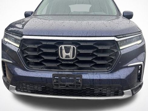 Used 2025 Honda Pilot EX-L image 3