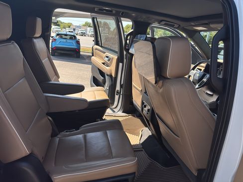 Certified 2021 Chevrolet Suburban Premier w/ Premium Package AWD/4WD image 22