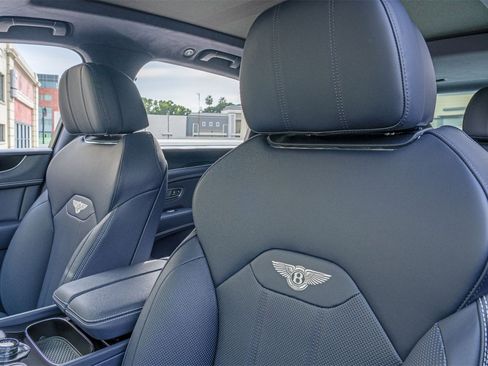New 2025 Bentley Bentayga image 17