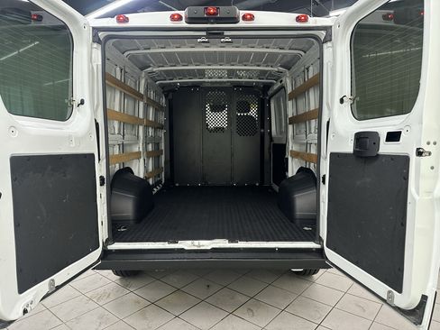 Used 2025 RAM ProMaster 2500 w/ U-Haul Equipment Group FWD image 8