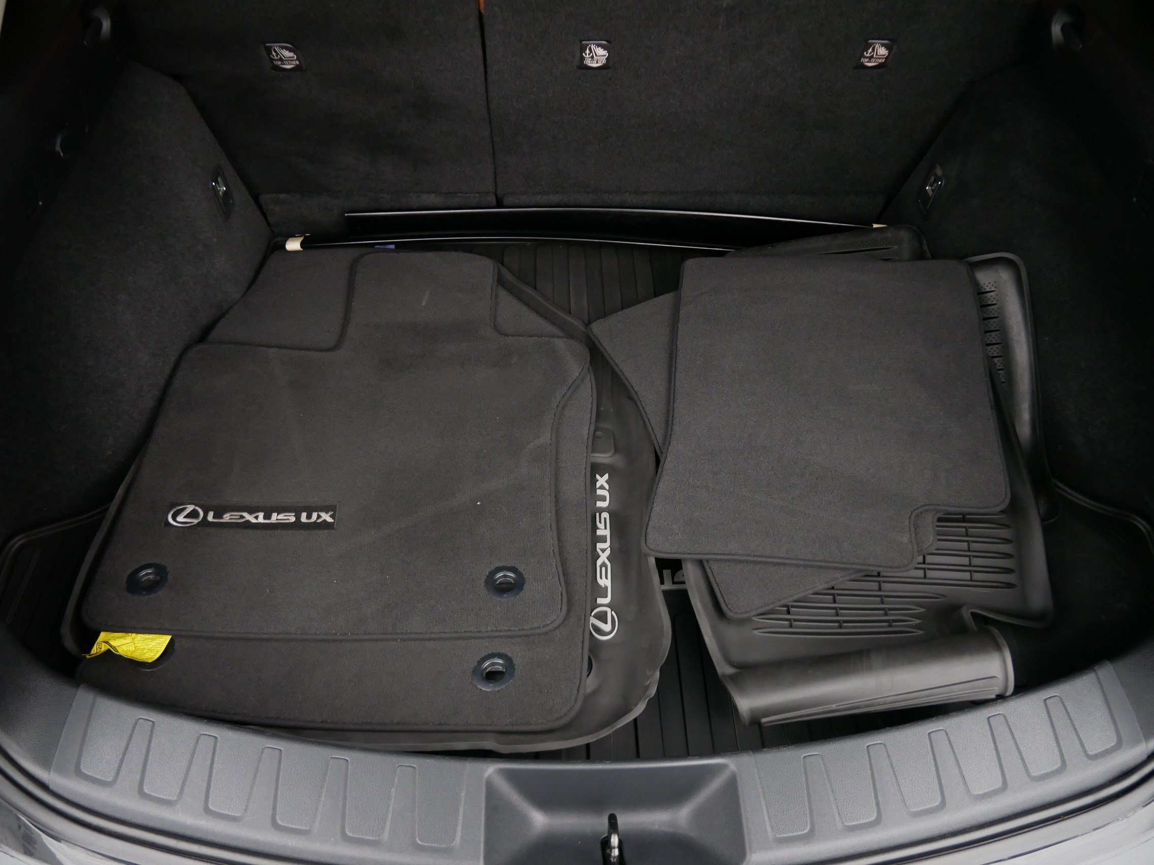 Used 2022 Lexus UX 200 w/ Accessory Package (Z2) FWD image 18