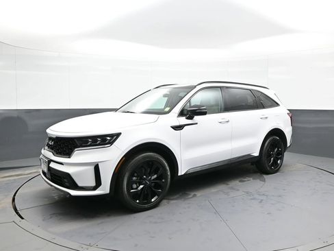 Certified 2023 Kia Sorento SX image 10