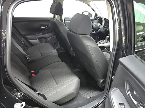 Certified 2026 Honda HR-V LX image 17