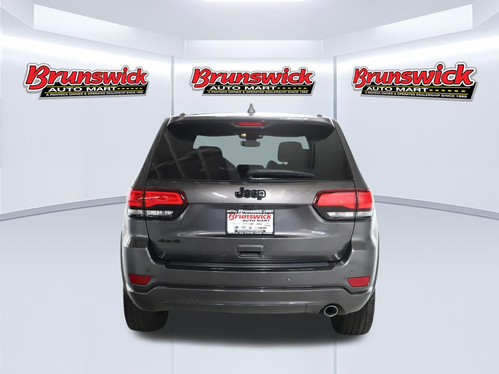 Used 2018 Jeep Grand Cherokee Altitude AWD/4WD image 41