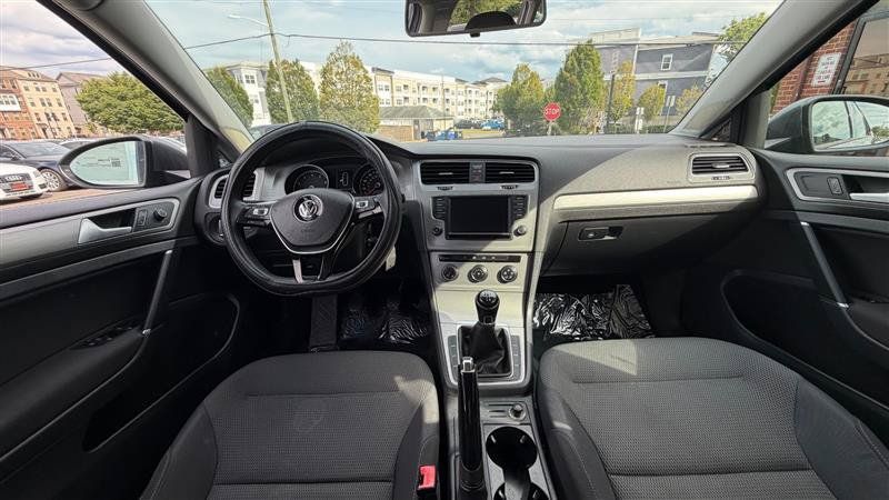 Used 2016 Volkswagen Golf S FWD image 18