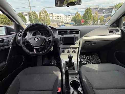 Used 2016 Volkswagen Golf S FWD image 18