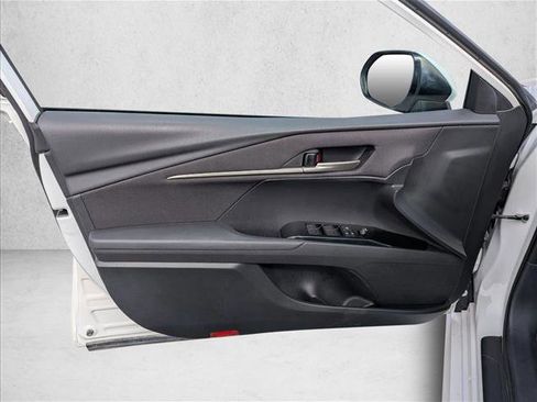 Used 2025 Toyota Camry LE image 21