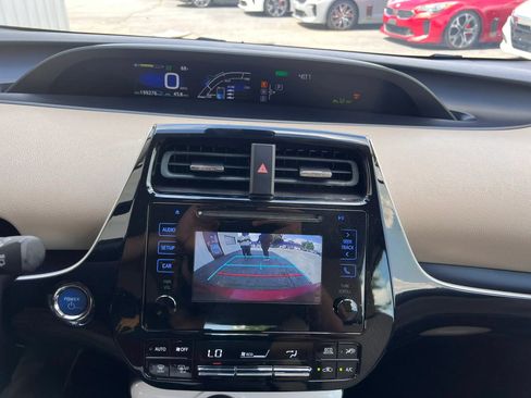 Used 2017 Toyota Prius Two w/ Prius Two Safety Plus Package FWD image 18
