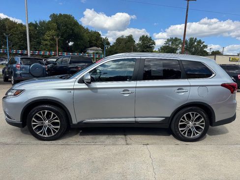 Used 2016 Mitsubishi Outlander GT image 4
