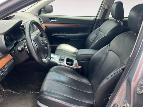 Used 2013 Subaru Outback 2.5i Limited AWD/4WD image 8