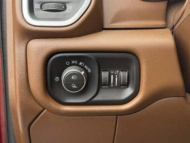 Used 2021 RAM 3500 Laramie AWD/4WD image 10