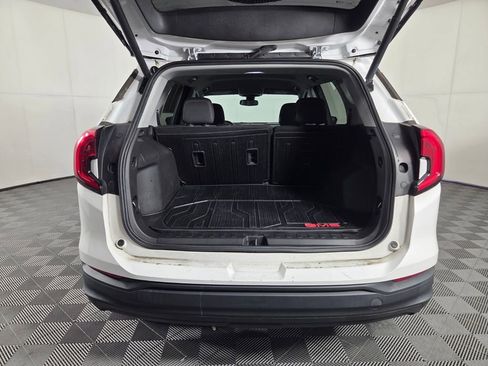 Used 2022 GMC Terrain SLE w/ Driver Convenience Package FWD image 26