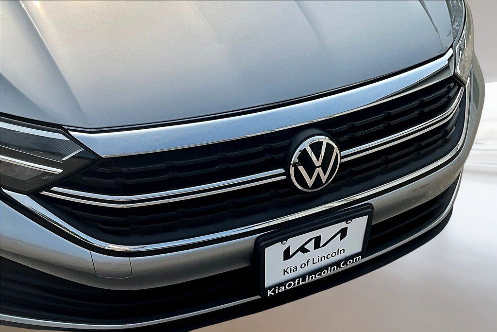 Used 2024 Volkswagen Jetta SE FWD image 30