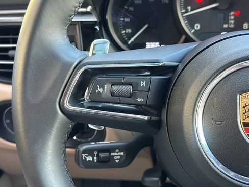 Certified 2026 Porsche Macan AWD/4WD image 27