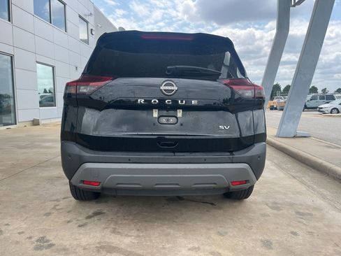 Used 2023 Nissan Rogue SV image 25