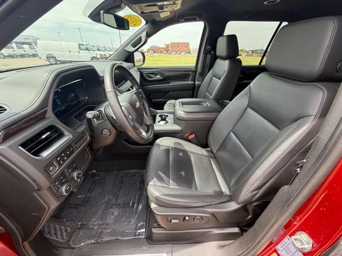 Used 2022 Chevrolet Tahoe LT w/ Luxury Package image 9