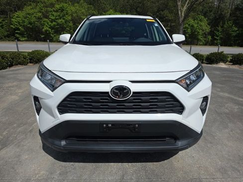 Used 2020 Toyota RAV4 XLE Premium image 10