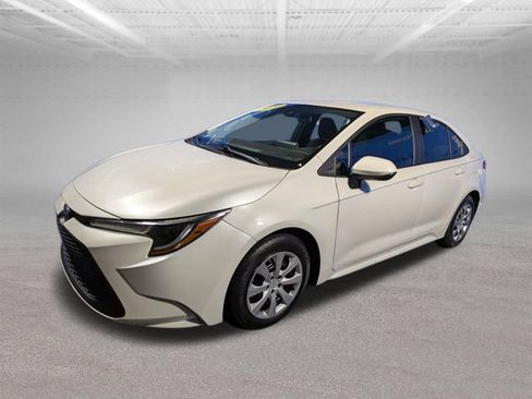 Used 2020 Toyota Corolla LE FWD image 9