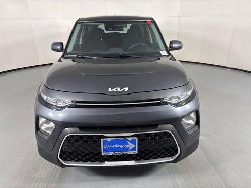 Used 2022 Kia Soul LX w/ Technology Package FWD image 3