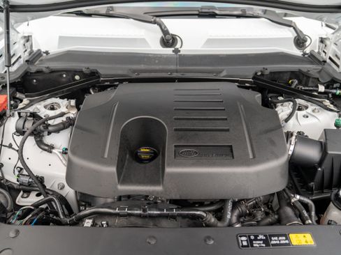 Used 2022 Land Rover Defender 90 X-Dynamic S AWD/4WD image 36